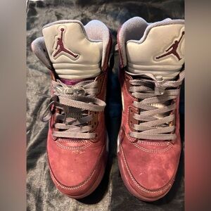 Air Jordan 5 Retro “Burgundy”
Size: 8.5